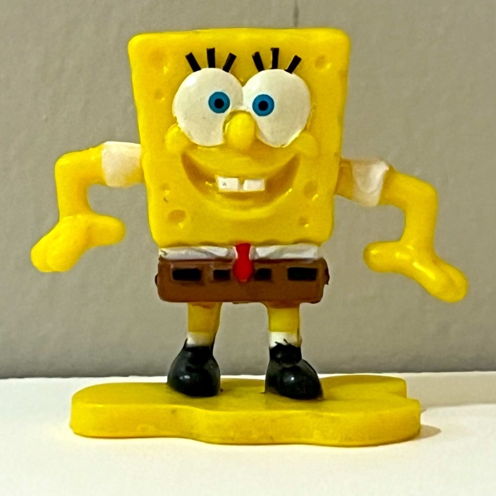 SpongeBob‎ SquarePants Yellow Toy Figure Viacom 2004 Vintage Vibrant Yellow